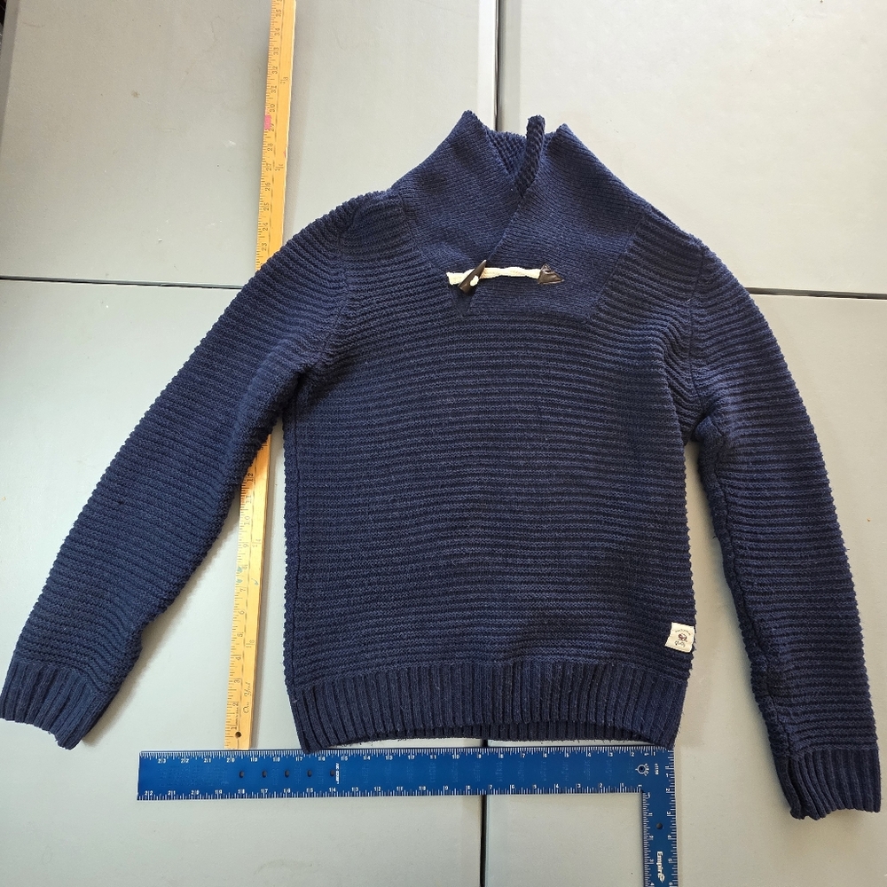 BellField Woman's Scoop Neck Sweater Size Medium